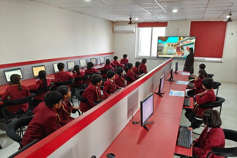 COMPUTER LAB
